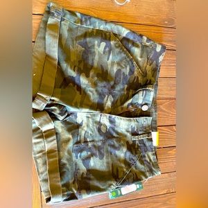 Women’s size 12 jean shorts camo